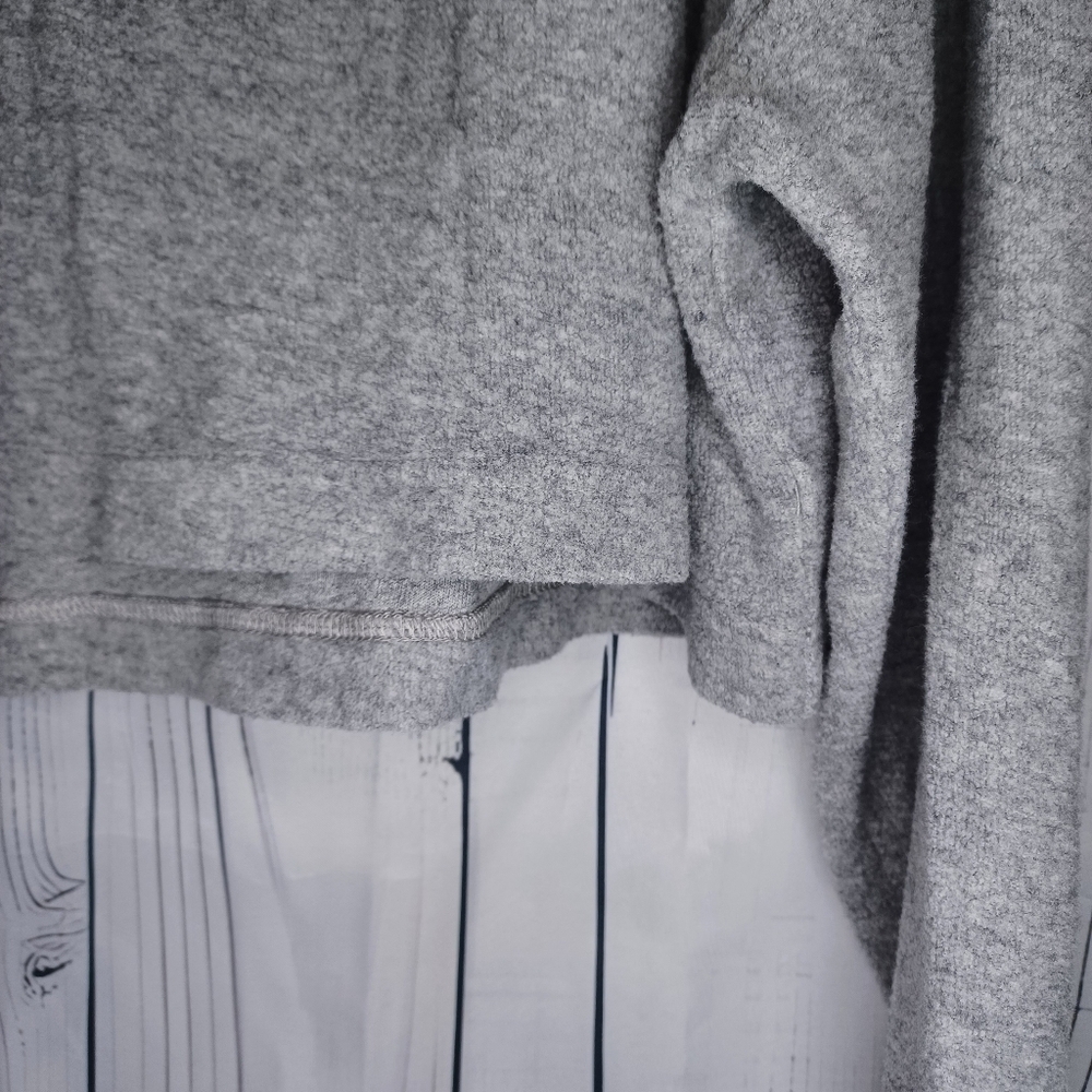 Madewell MWL gray cropped hooded cozy v-neck sweatshirt - Picture 3 of 12